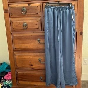 Lightcodes Women’s sapphire wide leg pants with slit up legs size small NWT